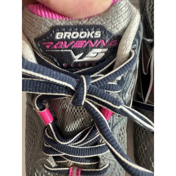Brooks Ravenna 5 Gray And Pink Women’s Running Shoes Size 10. - Picture 5 of 8